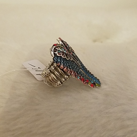 Fashion Angel Wings Ring - LIQUIDATION SALE!!! - Picture 3 of 5
